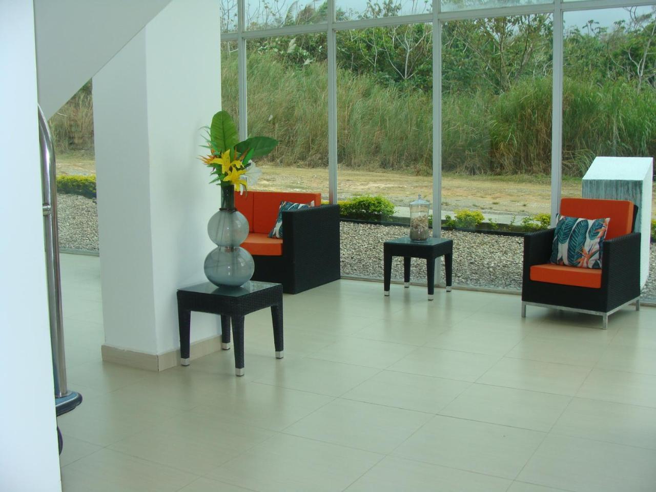 קולון Apartamento En Balabeach Maria Chiquita In Front Of The Beach 2Hab מראה חיצוני תמונה