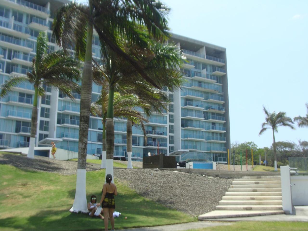 קולון Apartamento En Balabeach Maria Chiquita In Front Of The Beach 2Hab מראה חיצוני תמונה